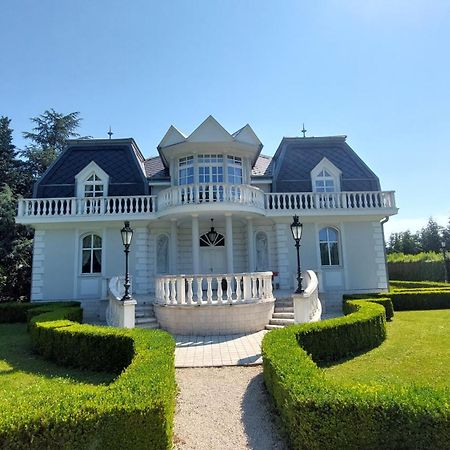Castle Garden *** Daire Szombathely Dış mekan fotoğraf
